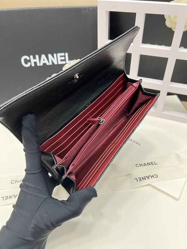 コピーシャネル激安財布着用イメージ